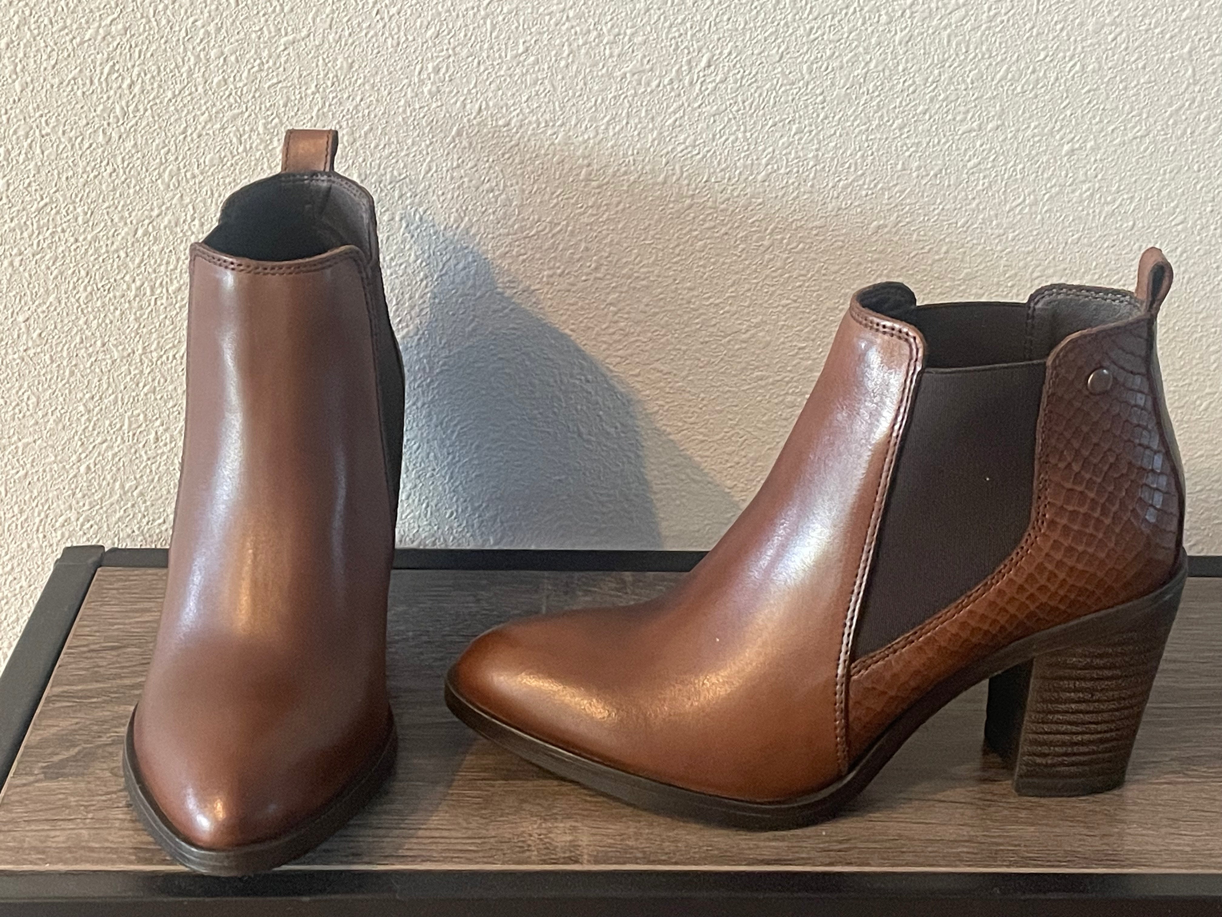 Size 6.5/7 (37) - Raquel Booties