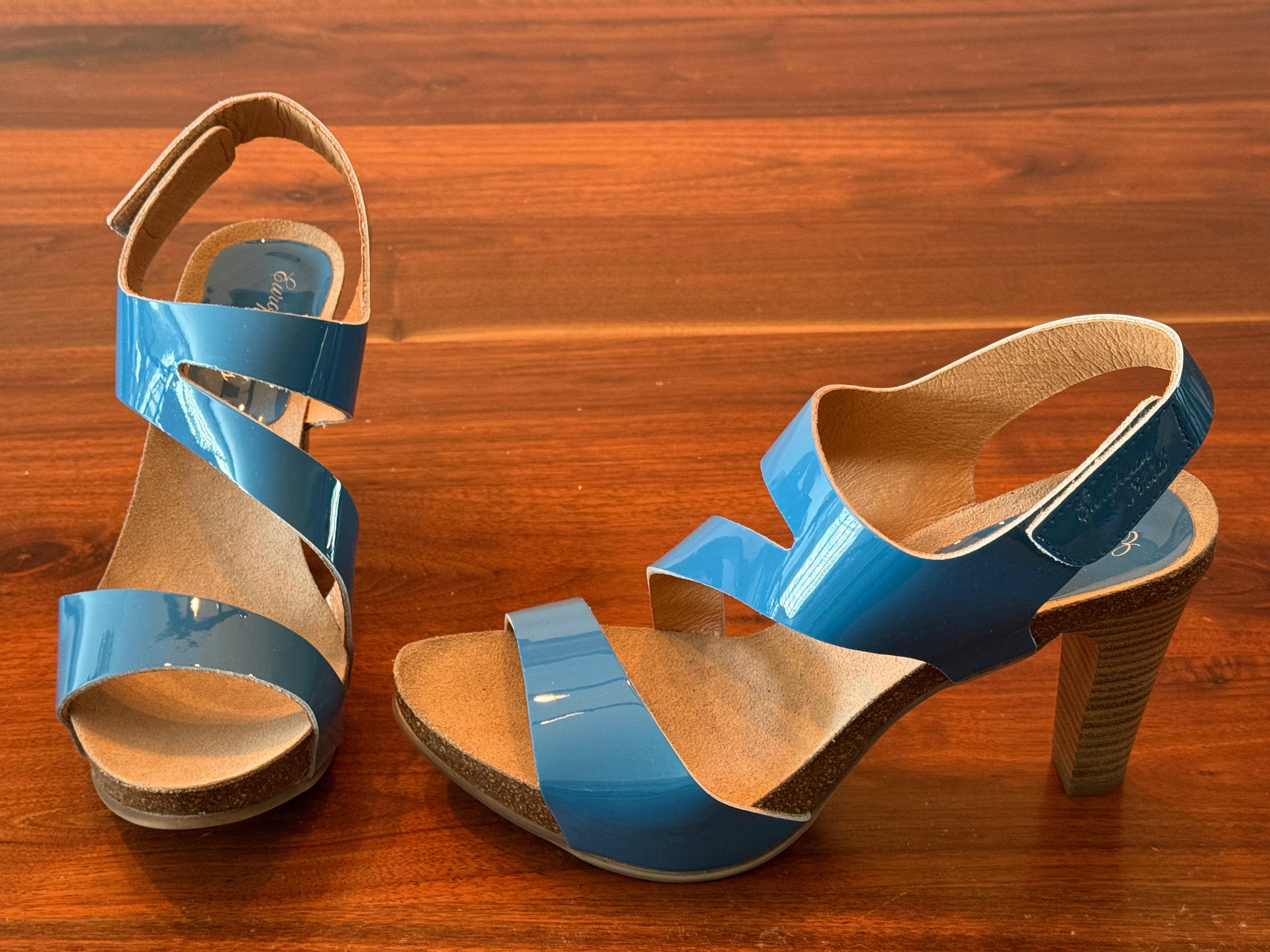 Size 9.5/10 - Strappy Teal Patent