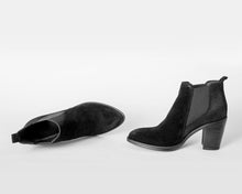 Load image into Gallery viewer, Brandy Snake Booties - Black